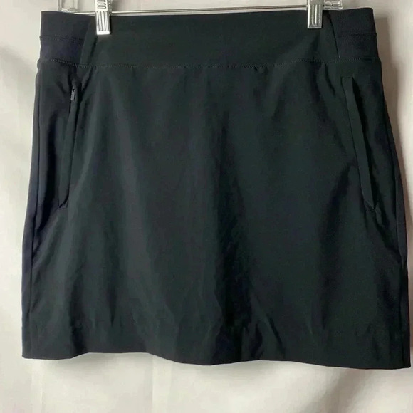 ATHLETA WOSIZE 12 BLACK SKORT FRONT ZIPPERED POCKETS BACK POCKETS GOOD CONDITION - Picture 3 of 9